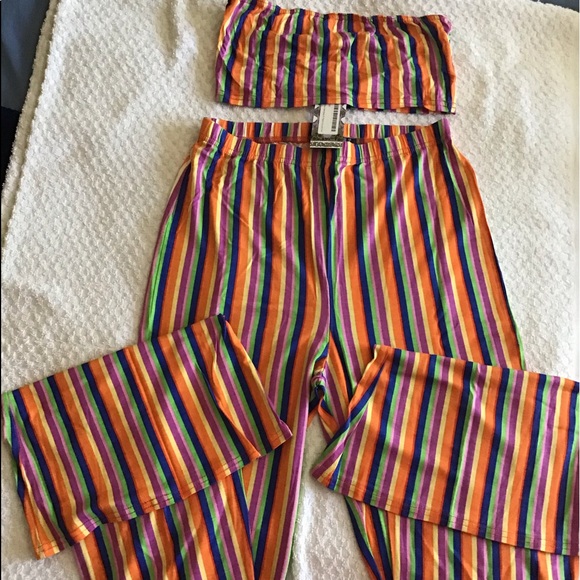 2 piece Bandeau set pants are flare - Picture 2 of 3